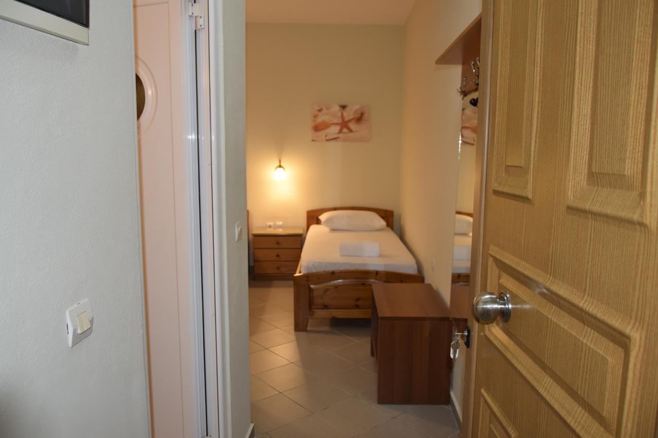 Zotos Apartment Himare Exterior foto
